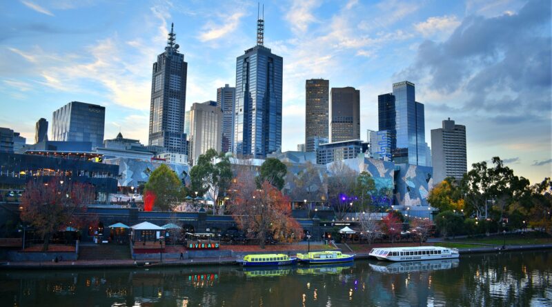 Melbourne skyline (Photo Credit: Alf Scalise from Pixabay)