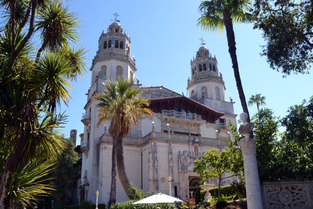 Hearst Castle (Photo Credit: Bishnu Sarangi from Pixabay)