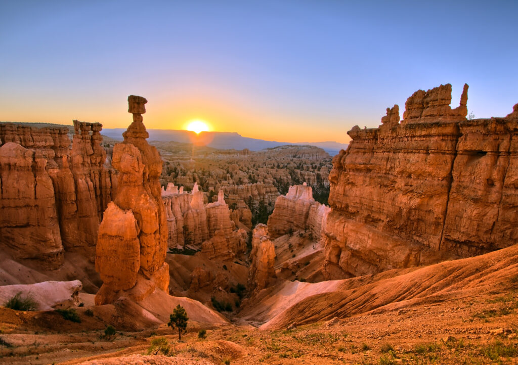 Sunrise at Bryce Canyon in Utah (Photo Credit: MJFelt / iStock)