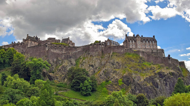 Edinburgh, Scotland (Photo Credit: kolibri5 from Pixabay)