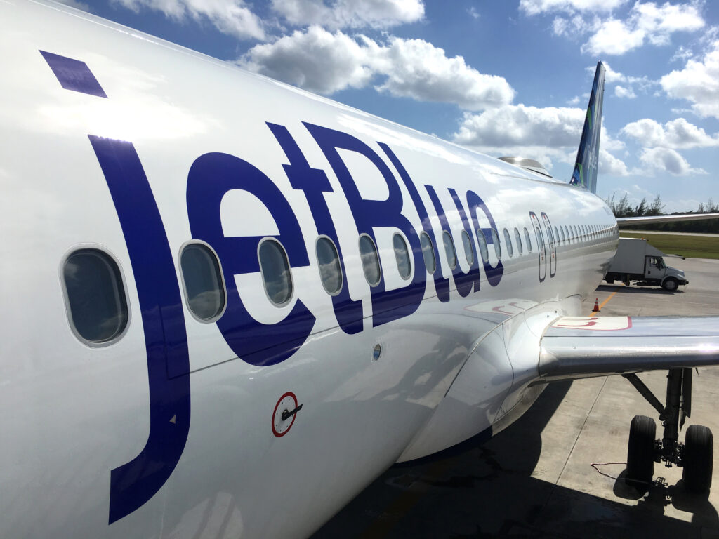 JetBlue (Photo Credit: LeoPatrizi / iStock)