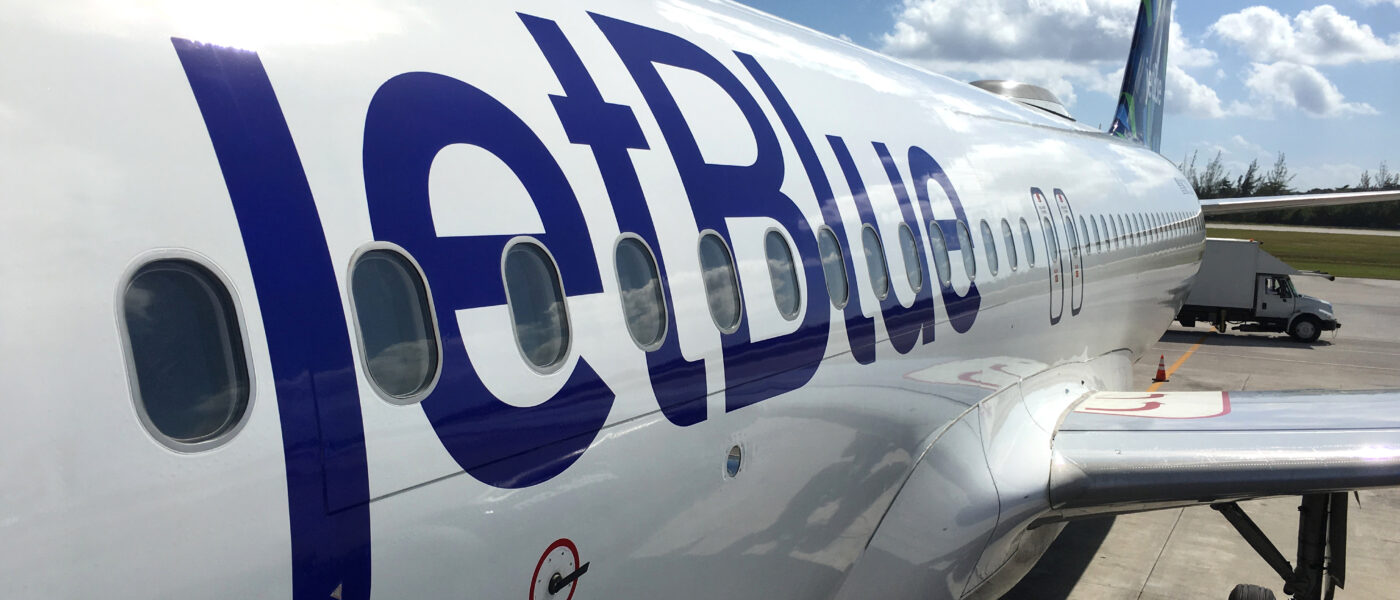 JetBlue (Photo Credit: LeoPatrizi / iStock)