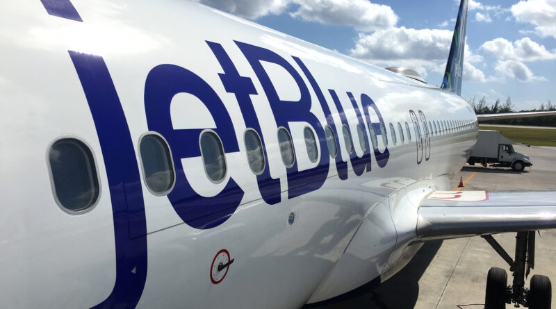 JetBlue (Photo Credit: LeoPatrizi / iStock)