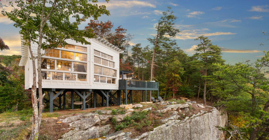 Bolt Farm Treehouse (Photo Credit: Chad Dyar)