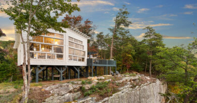 Bolt Farm Treehouse (Photo Credit: Chad Dyar)