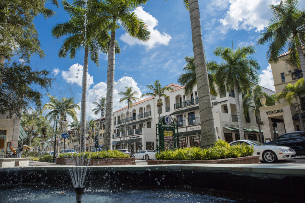 Fifth Avenue South (Photo Credit: © Naples, Marco Island, Everglades CVB)