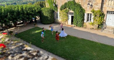 Women Are Invited to Experience Summer in a French Château